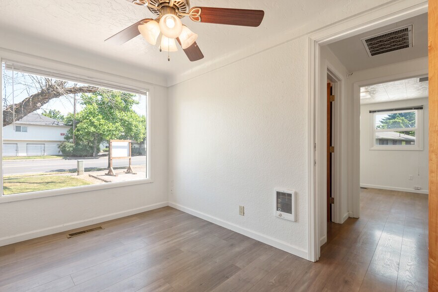 More Photos Of 1660 River Rd, Eugene Office For Lease