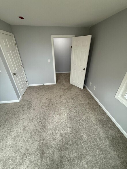 More Photos Of 10-26 Saratoga Ave, Pawtucket Apartments For Sale