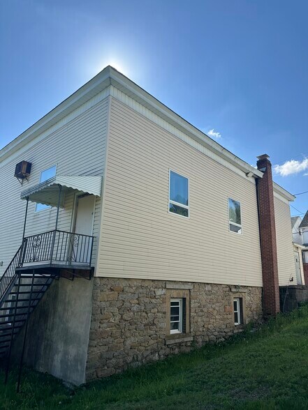More Photos Of 400 Church St, Minersville Lodge Meeting Hall For Sale