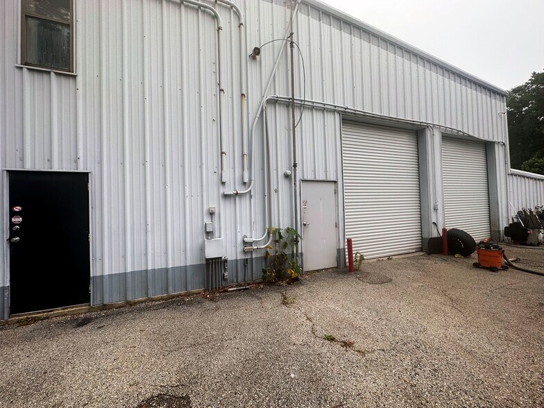 More Photos Of 8461 Airport Blvd, Mobile Auto Dealership For Sale