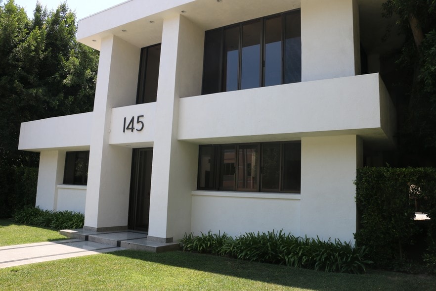 More Photos Of 145 S Rodeo Dr, Beverly Hills Storefront Retail Office For Lease