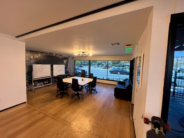 More Photos Of 7910-7928 W 3rd St, Los Angeles Storefront For Lease