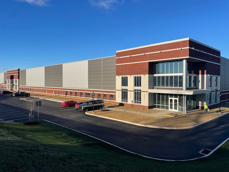 More Photos Of 450 Ben Franklin Blvd, Lancaster Distribution For Lease