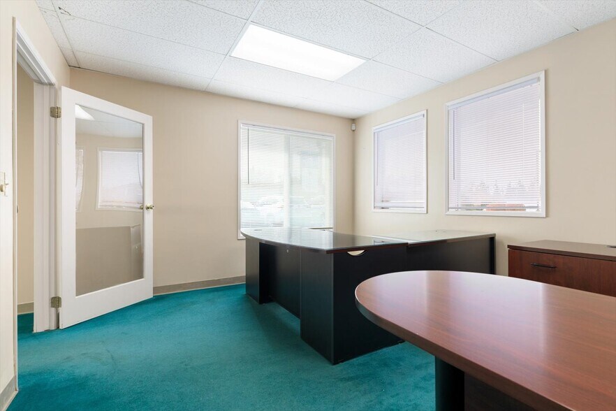 More Photos Of 5589 Harbor Road Rd, Freeland Office Residential For Sale