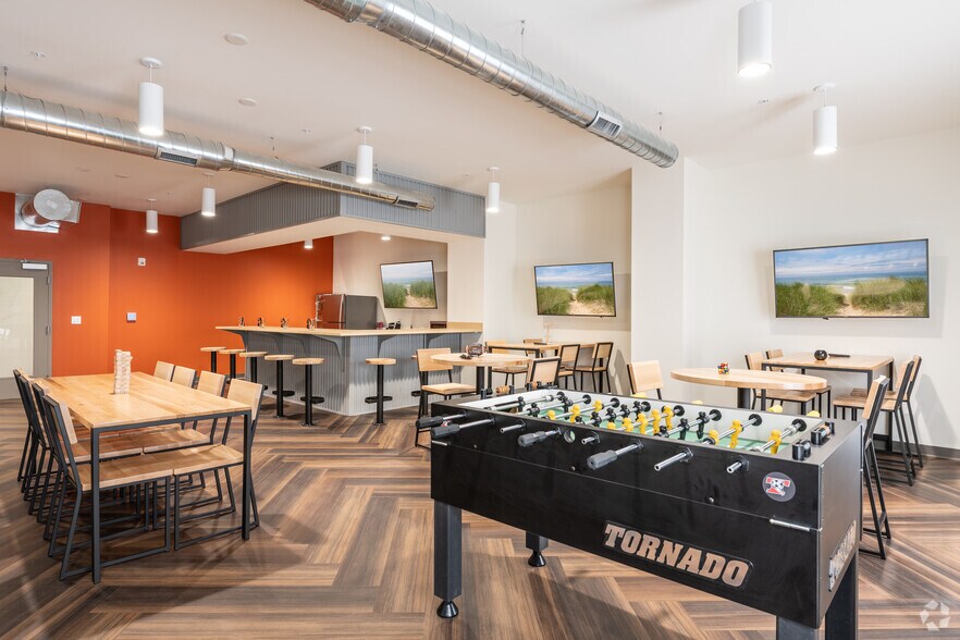 More Photos Of 1021 Jefferson St, Muskegon Apartments For Lease