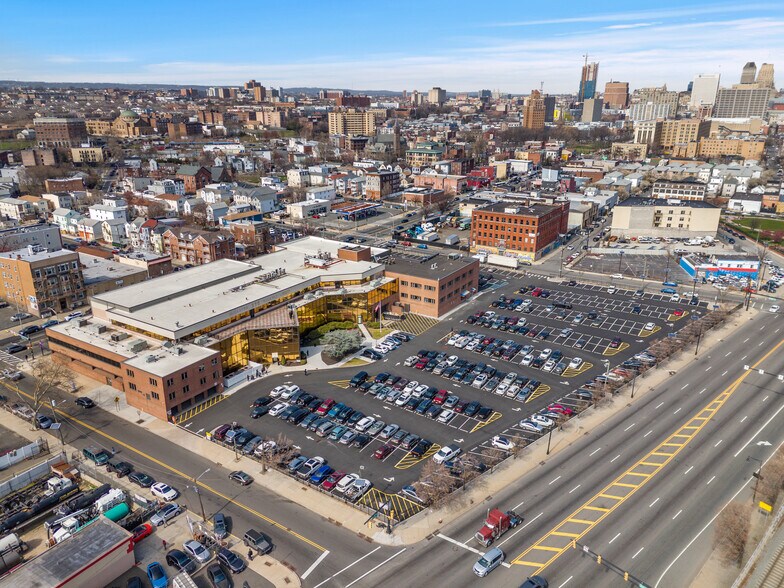 More Photos Of 375 McCarter Hwy, Newark Office For Lease
