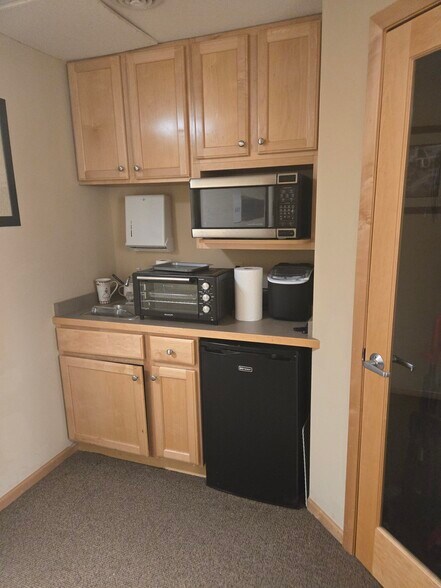 More Photos Of 3169 Fernbrook Ln N, Plymouth Office For Sale