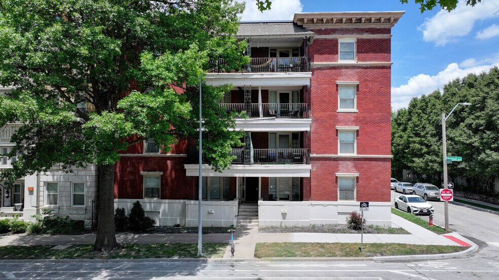 Primary Photo Of 1114 E Armour Blvd, Kansas City Apartments For Sale