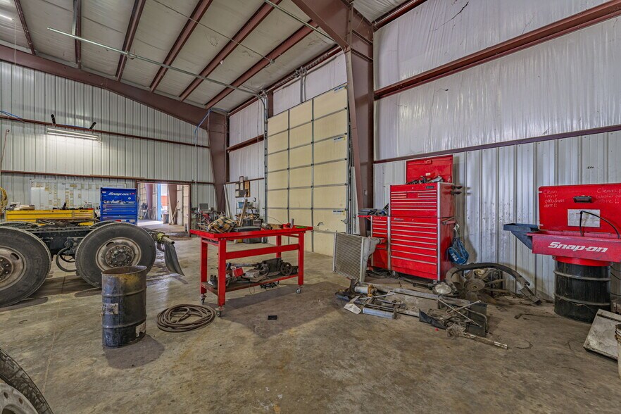 More Photos Of 4610 E Highway 199, Springtown General Retail For Sale