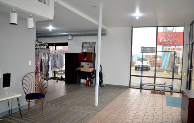 More Photos Of 2807 Independence Ave, Kansas City Storefront For Lease