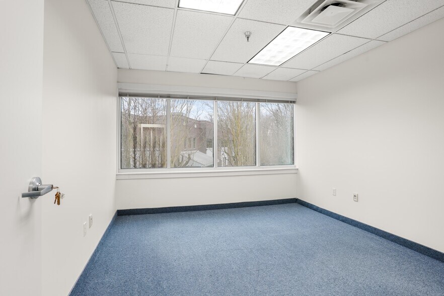 More Photos Of 46611 Corporate Dr, Lexington Park Office For Lease