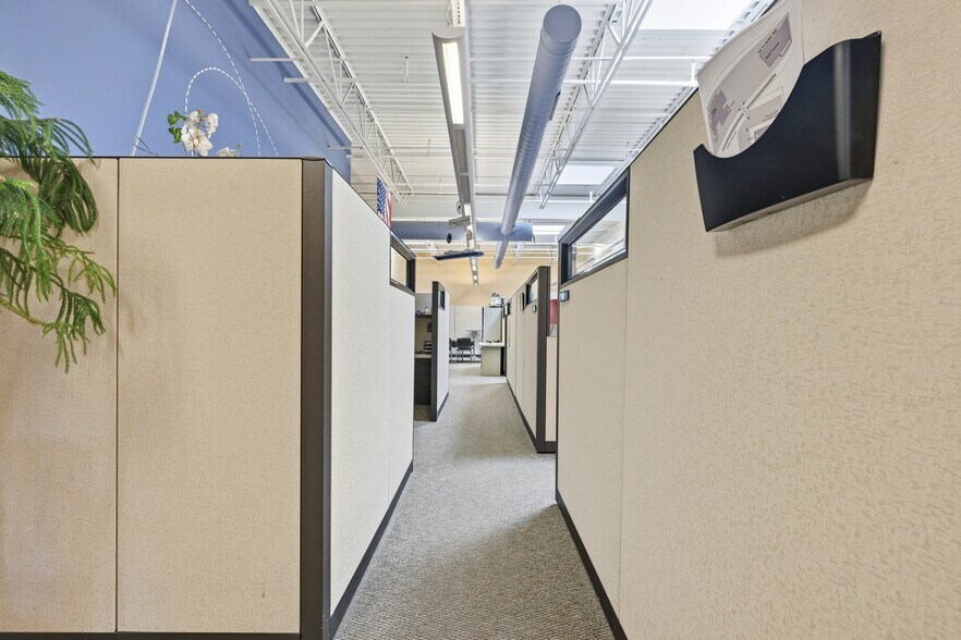 More Photos Of 38 Plains Rd, Essex Light Manufacturing For Lease