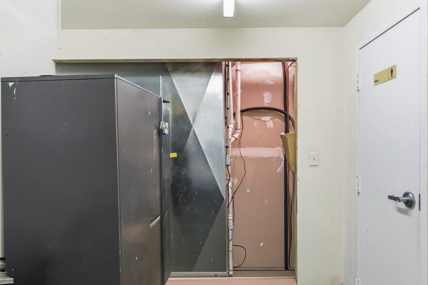 More Photos Of 1512 Marion Barry Ave SE, Washington Office For Sale