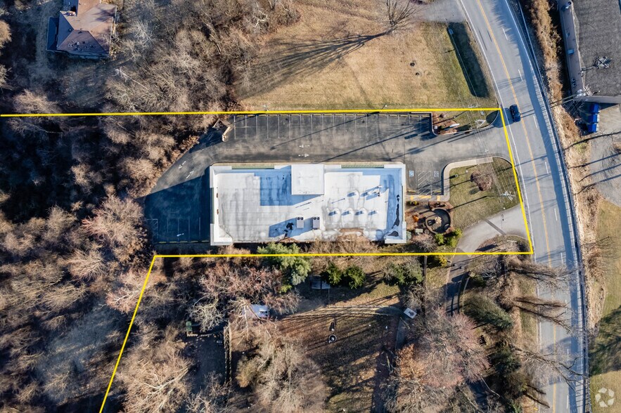 More Photos Of 419 Coyle Curtain Rd, Monongahela Medical For Sale