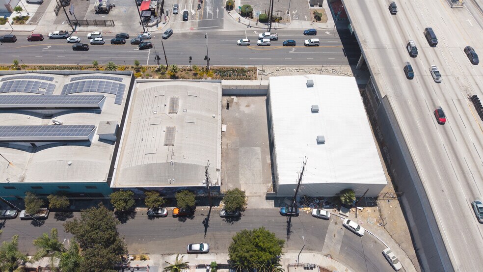 More Photos Of 326-330 W 58th St, Los Angeles Warehouse For Sale