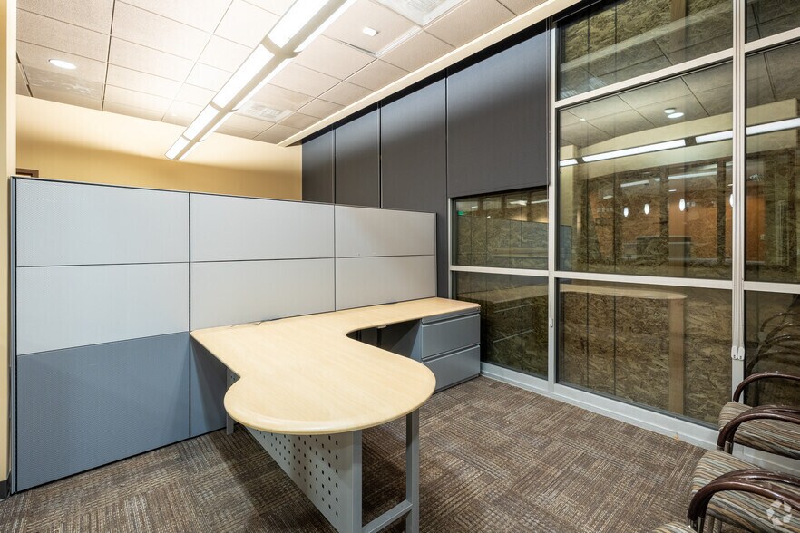 More Photos Of 4000 Quebec St, Denver General Retail For Sale