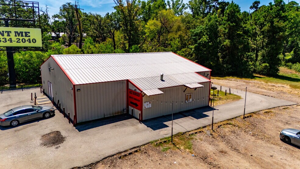 More Photos Of 2715 US Highway 69 N, Lufkin Bar For Sale