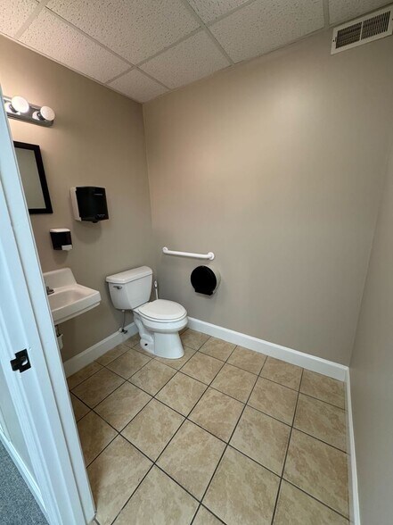 More Photos Of 1369 W Andrew Johnson Hwy, Morristown Medical For Lease