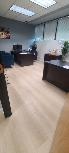 More Photos Of 15490 Ventura Blvd, Sherman Oaks Office For Lease
