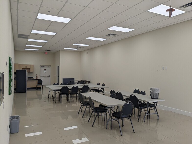 More Photos Of 2839 Carlisle Blvd NE, Albuquerque Unknown For Lease