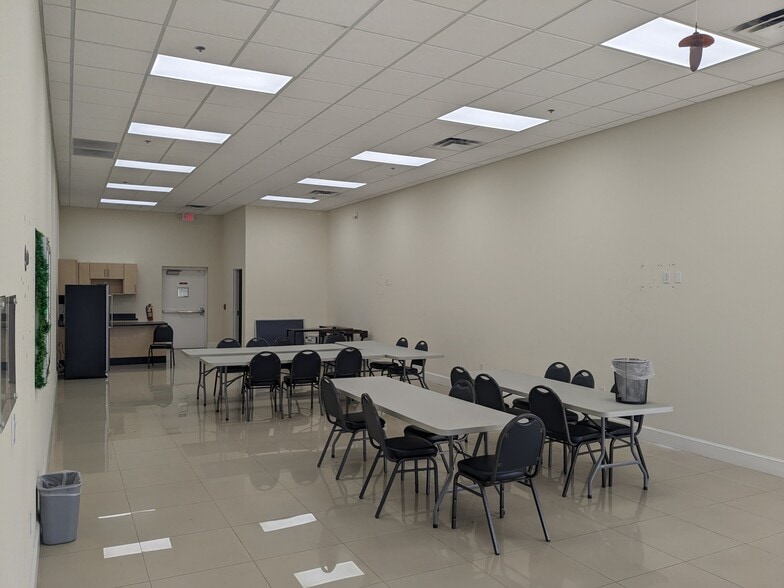 More Photos Of 2839 Carlisle Blvd NE, Albuquerque Unknown For Lease