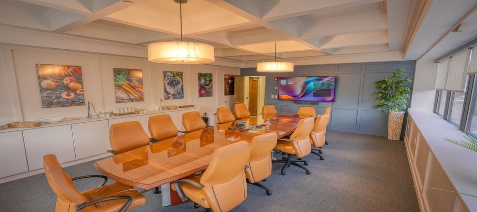 More Photos Of 1800 Motor Pky, Islandia Warehouse For Sale