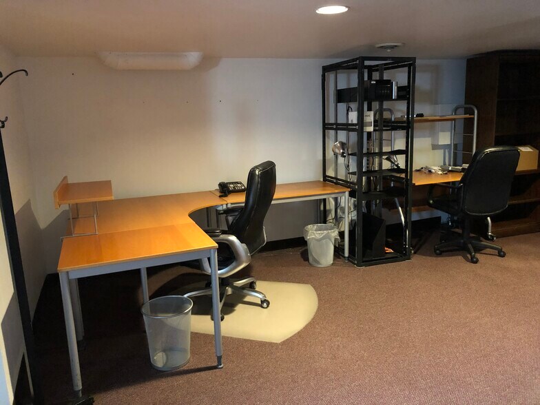 More Photos Of 206 Monroe St, Monroeville Office For Lease
