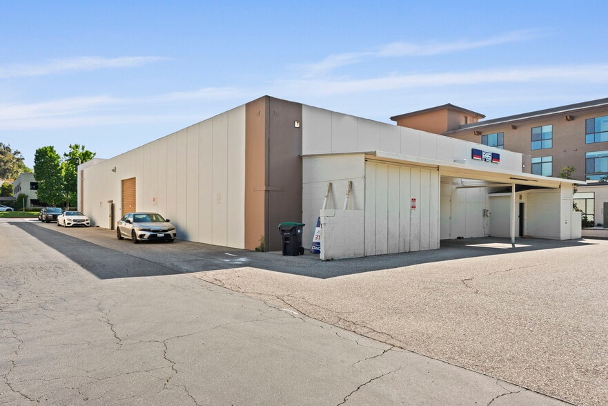 More Photos Of 31230 Cedar Valley Dr, Westlake Village Light Manufacturing For Lease