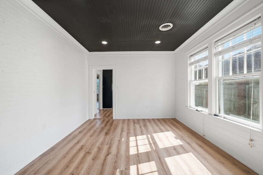 More Photos Of 2405 Prince St, Conway Office For Sale