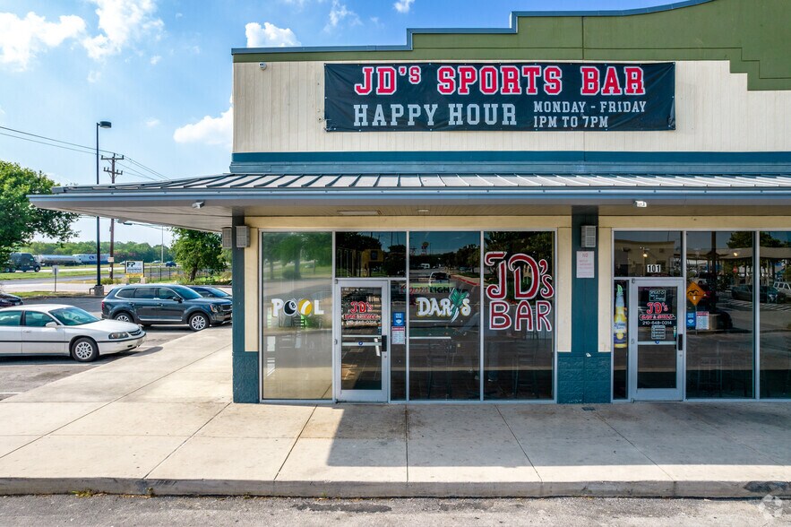 More Photos Of 2000 SE Loop 410, San Antonio General Retail For Lease