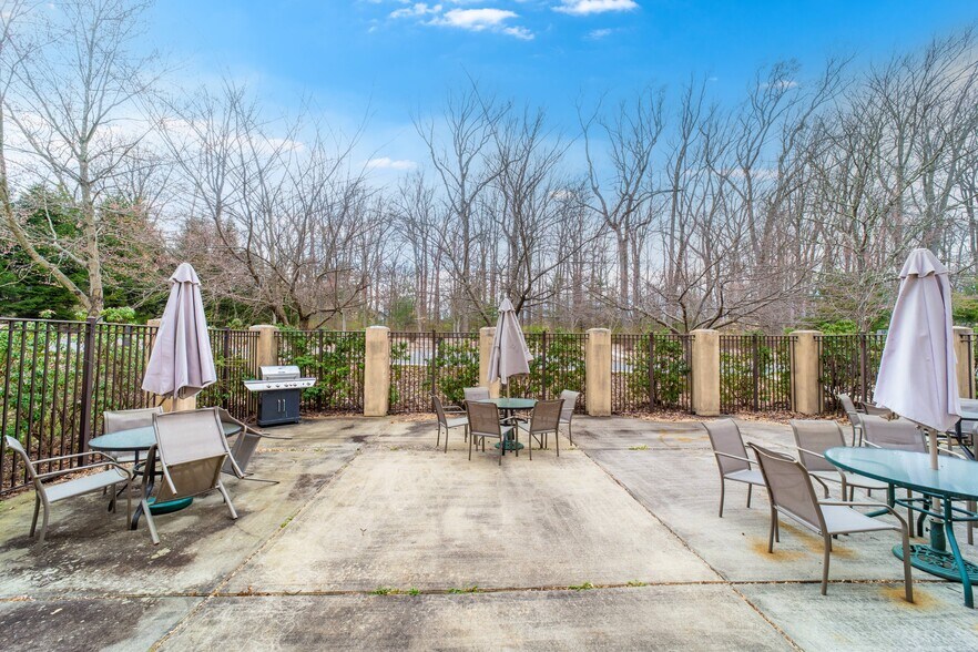 More Photos Of 728 Bunn Dr, Princeton Skilled Nursing Facility For Sale