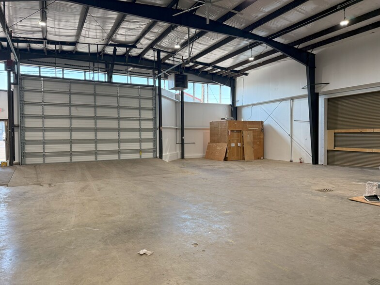 More Photos Of 1520 NW Ballard Way, Seattle Warehouse For Lease