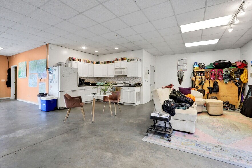 More Photos Of 269 Stone Schoolhouse Rd, Bloomingburg Warehouse For Sale