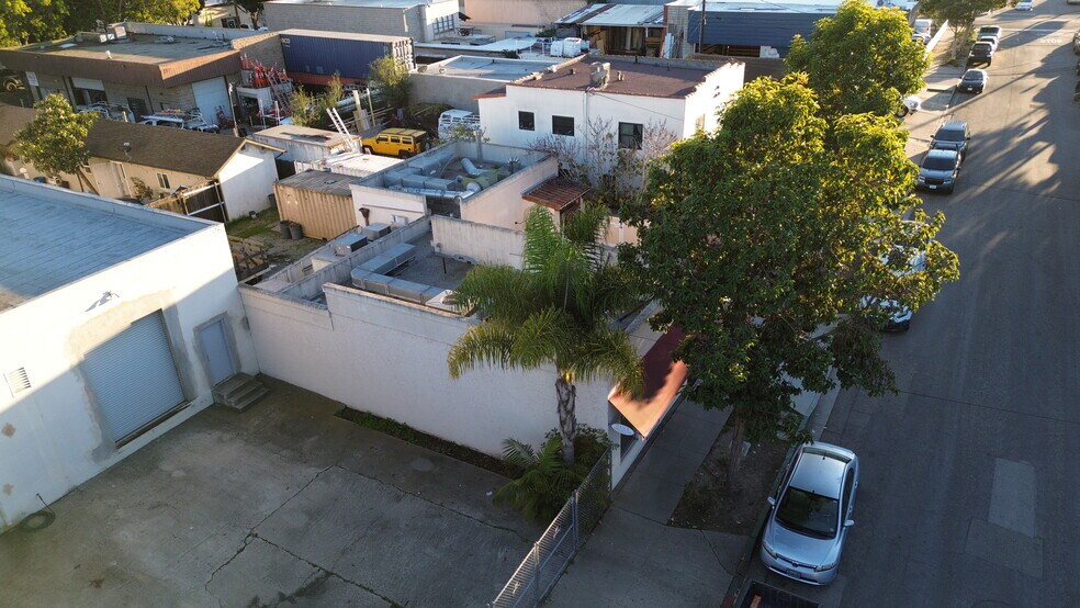More Photos Of 824 Reddick St, Santa Barbara General Retail For Sale