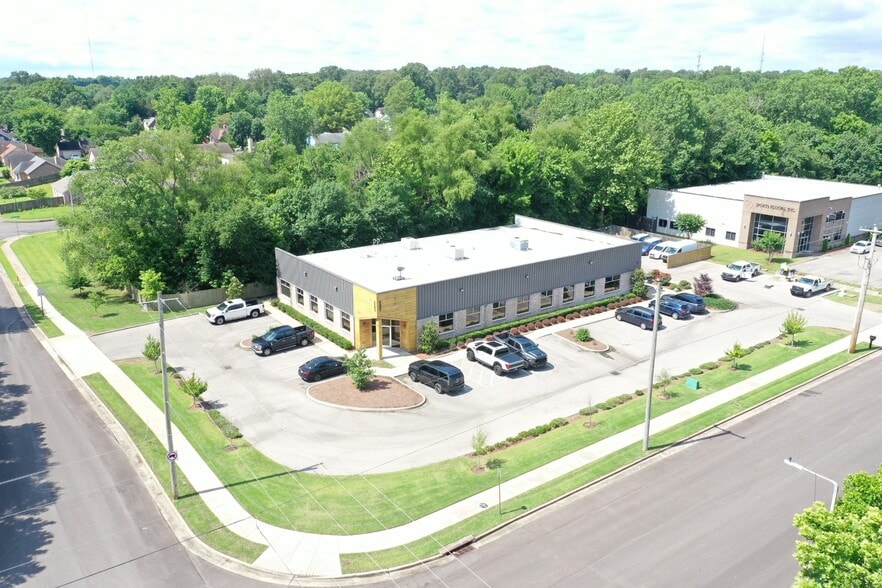 More Photos Of 6683 Reese Rd, Memphis Showroom For Sale