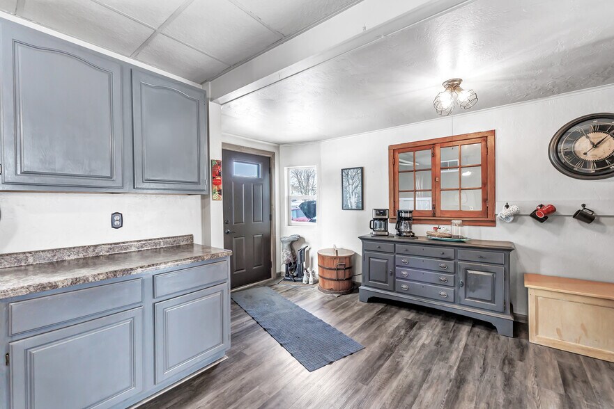 More Photos Of 513-529 Duluth Ave, Sturgeon Bay, Sturgeon Bay General Retail For Sale