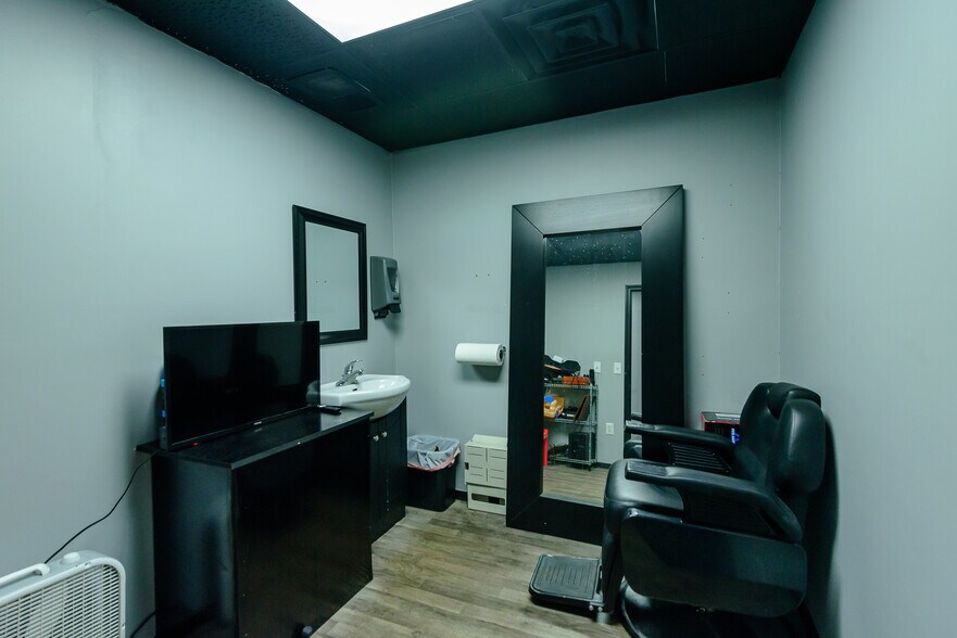 More Photos Of 573 E Huron River Dr, Belleville Freestanding For Sale