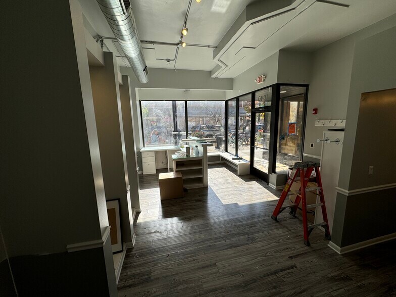 More Photos Of 1040-1044 Lake St, Oak Park Storefront Retail Office For Sale