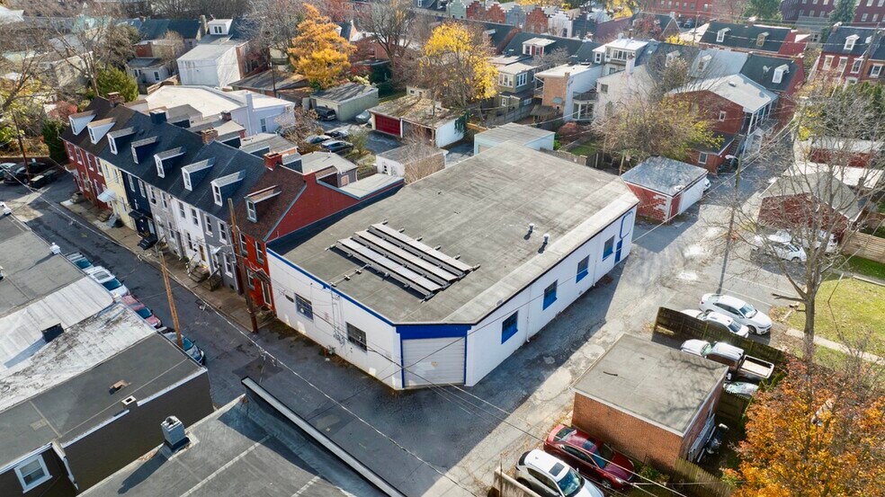More Photos Of 218 E Madison St, Lancaster Distribution For Sale