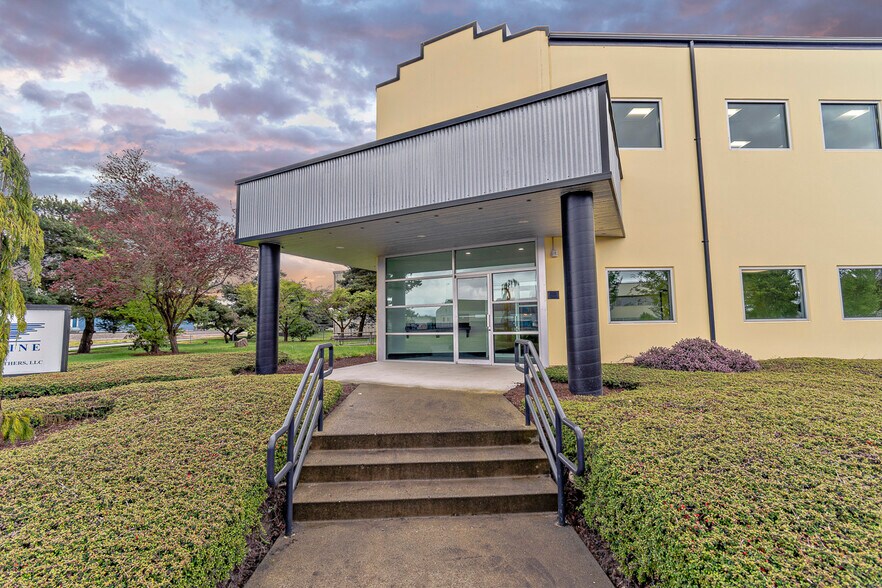 More Photos Of 1415 Pacific Dr, Burlington Light Distribution For Sale