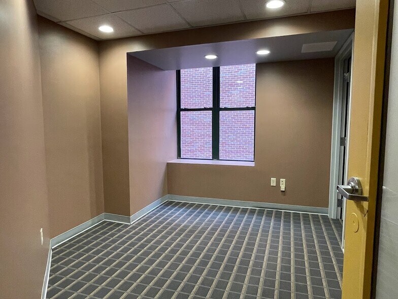 More Photos Of 400 Westminster St, Providence Coworking Space