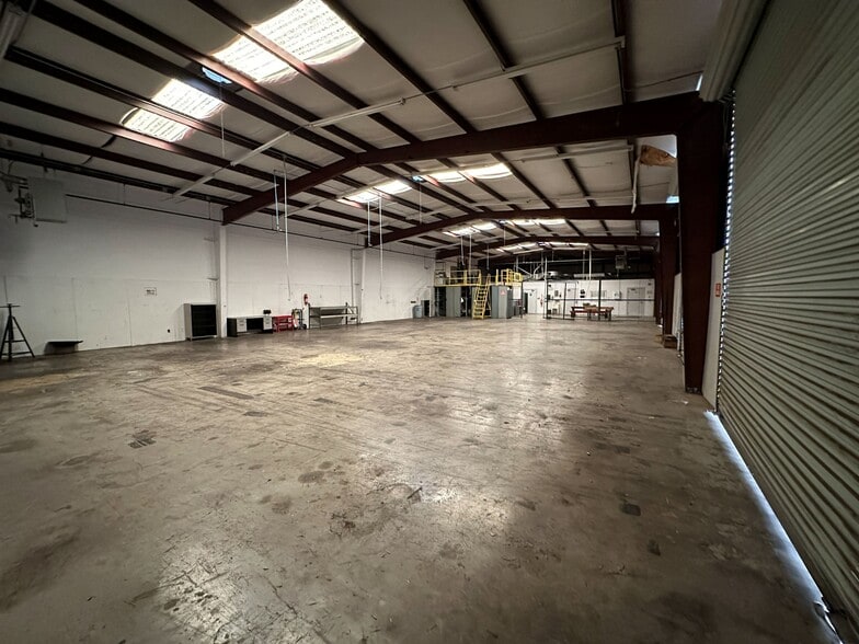 More Photos Of 12803 O'Connor Rd, San Antonio Warehouse For Sale