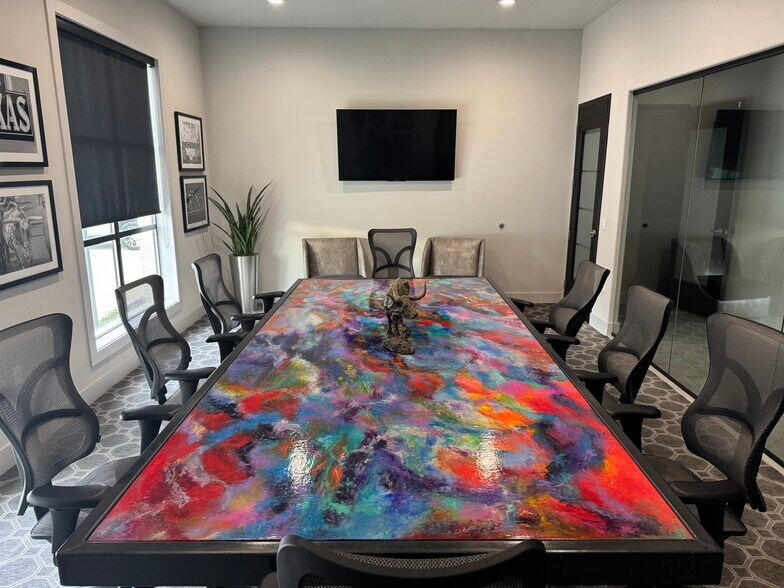 More Photos Of 8739 Davis Blvd, Keller Medical For Lease