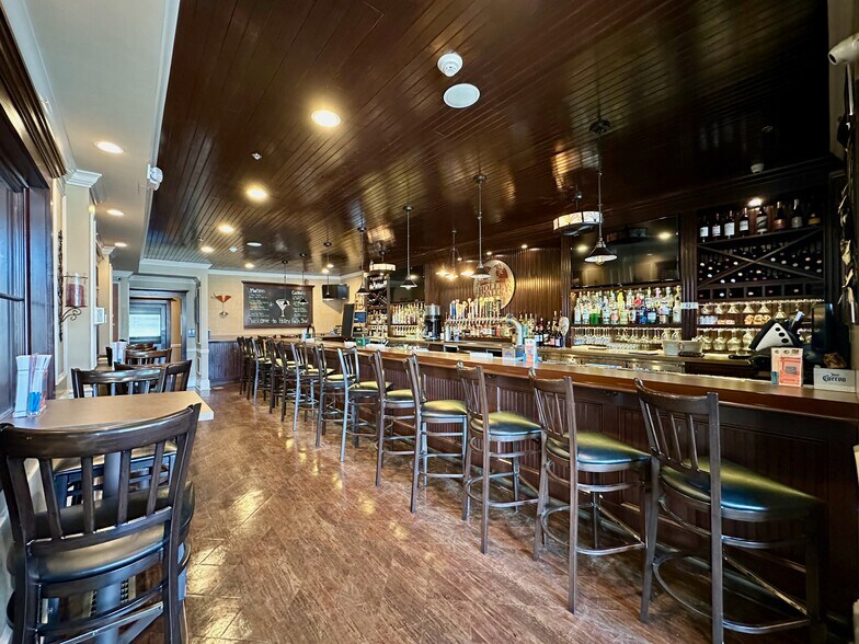 More Photos Of 1 Public Sq, Holley Apartments For Sale