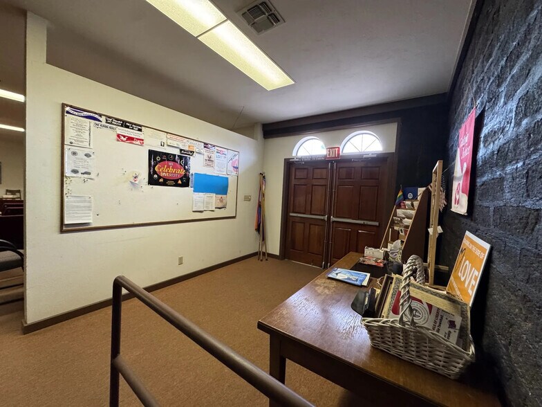More Photos Of 135 E Harrison Ave, Porterville Office For Lease