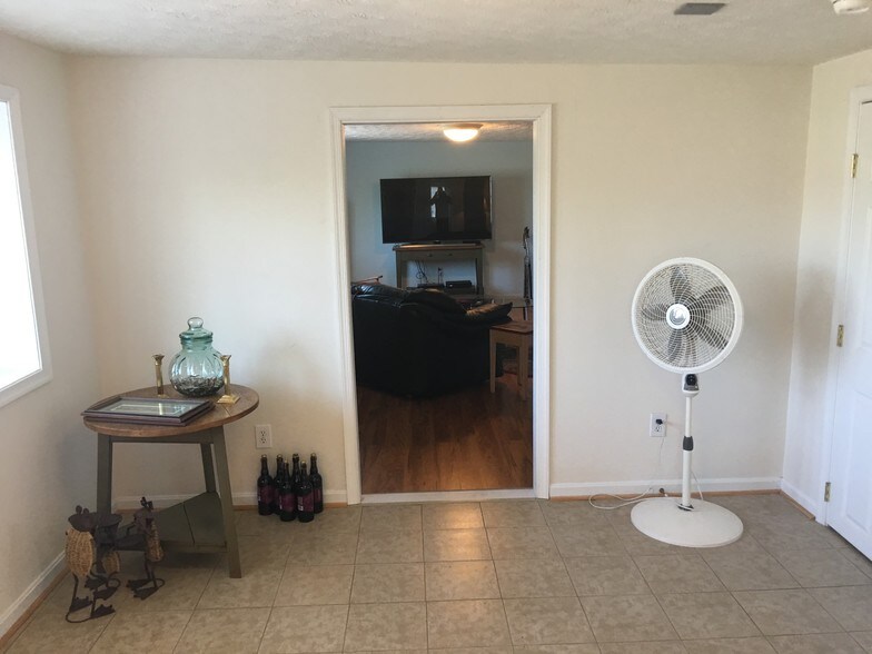 More Photos Of 1815 Millwood Pike, Winchester Restaurant For Sale