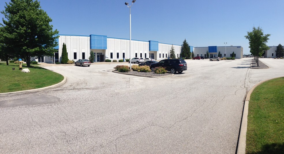 More Photos Of 4525 Rhodes Dr, Windsor Light Distribution For Lease