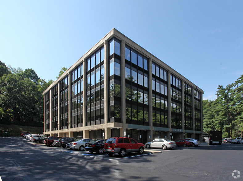 Primary Photo Of 6400 Goldsboro Rd, Bethesda Office For Lease