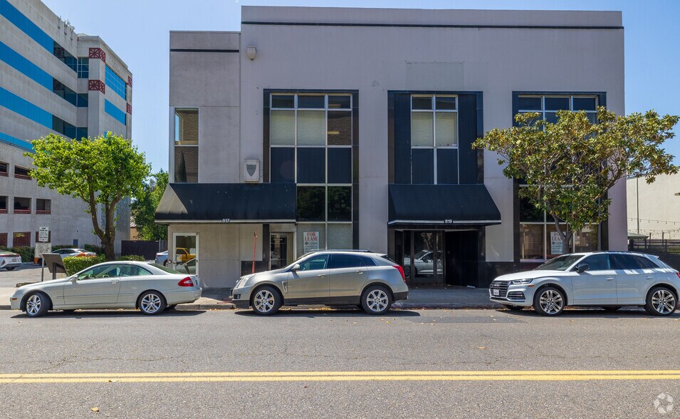 Primary Photo Of 817-819 10th St, Modesto Office For Lease