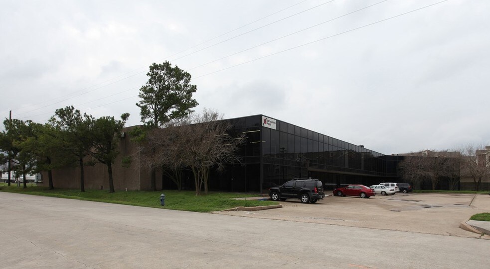More Photos Of 18120 Ammi Trl, Houston Light Manufacturing For Lease